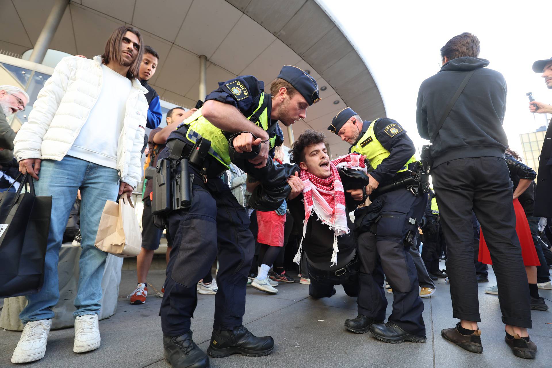 Malmo: Sukob policije i prosvjednika uoči finalne večeri Eurosonga