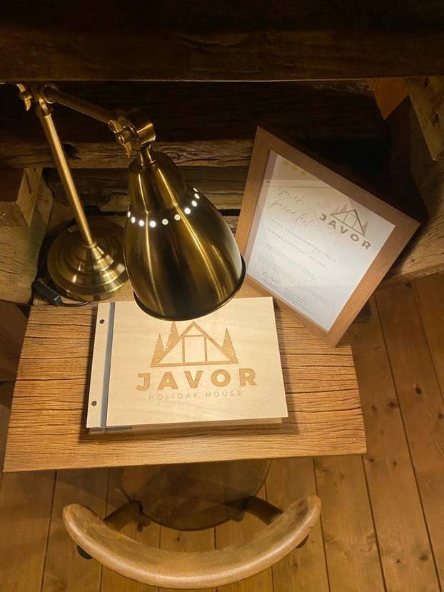 FOTO Ova kuća blizu Zagreba pravi je raj - filmove možete gledati iz bačve za kupanje!