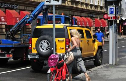 Snježana Mehun šarmirala dečke i 'spasila' Hummer