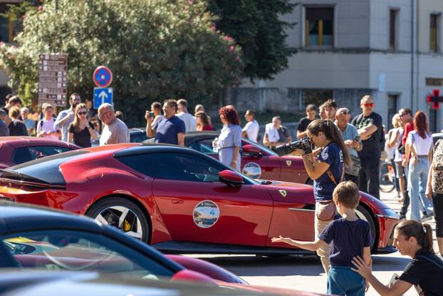 Pula: Ferrari vozila ispred pulske Arene