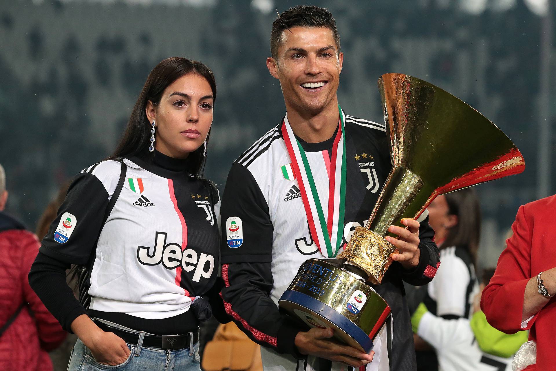 Cristiano Ronaldo ?e sa svojim partnericom Georginom Rodriguez dobiti blizance