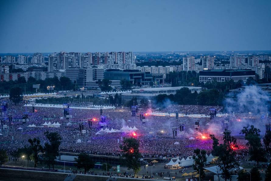 Zagreb: Pogled s Prisavlja na koncert Marka Perkovića Thompsona