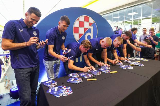 Zagreb: Otvorenje novog Dinamovog fan shopa