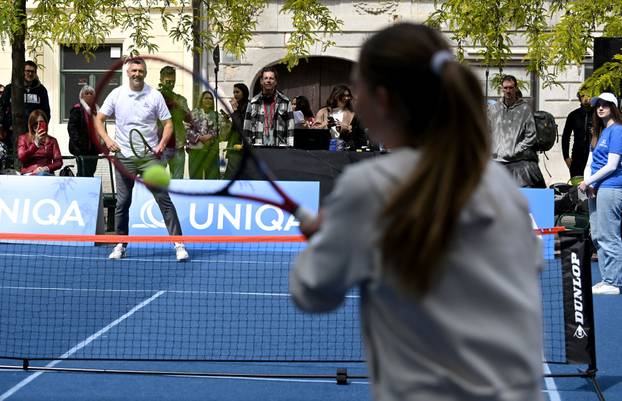 Zagreb: Goran Ivanišević odigrao je egzibicijski meč s mladom teniskom zvijezdom Lunom Vujović povodom predstavljanja zaklade UNIQUA SEE Future