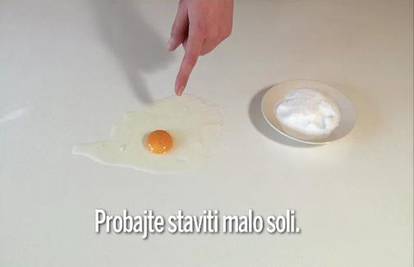 Mali trikovi u kuhinji: Kako pokupiti razbijeno jaje