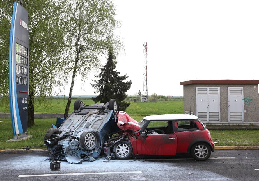 Kod Velike Mlake sudar dvaju automobila, dvoje ozlijeđenih