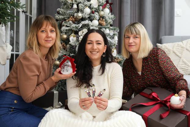 Jagodno: Prijateljice Martina, Viktoria i Irena zajedno izrađuju božićne ukrase