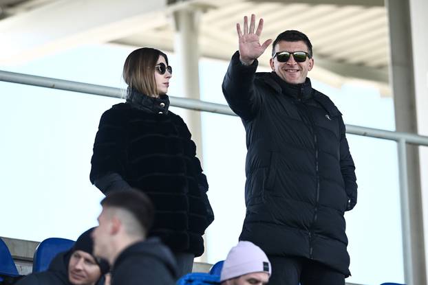 Bratislava: Sergej Jakirović sa suprugom na susretu juniora Slovana i Dinama u Ligi prvaka mladih