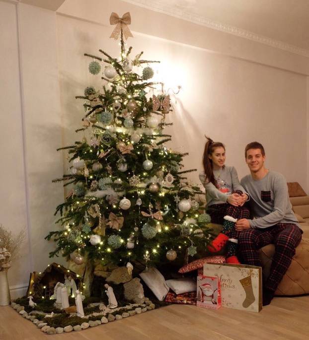 FOTO 'Vatreni' nosi njenu fotku na svakoj utakmici. Prohodali su kao tinejdžeri i isti dan slave