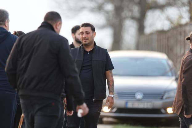 Prijatelji i kolege pružaju podršku Darku Laziću i njegovoj obitelji nakon smrti njegovog brata, Dragana