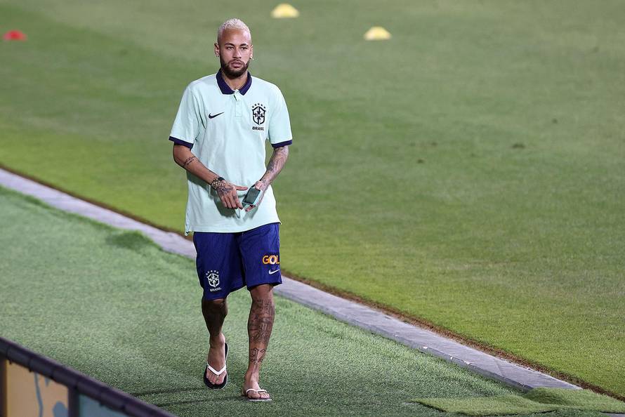 KATAR 20222 -  Neymar dijelio autograme dok su njegovi sunarodnjaci odrađivali trening