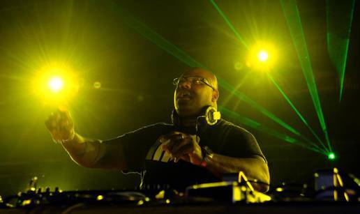 Carl Cox napunio splitsku rivu dinamičnim miksevima