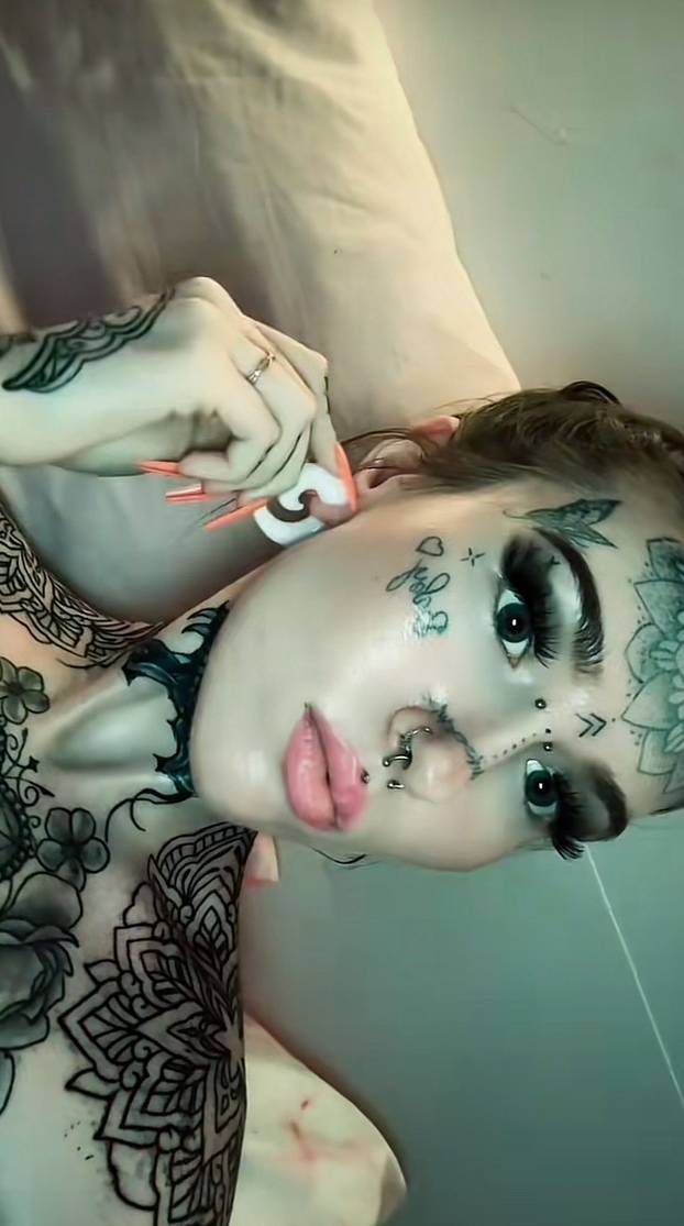 FOTO Ima 21 godinu, a cijela je istetovirana! Evo kako je prije izgledala: 'Roditelji su zgroženi'