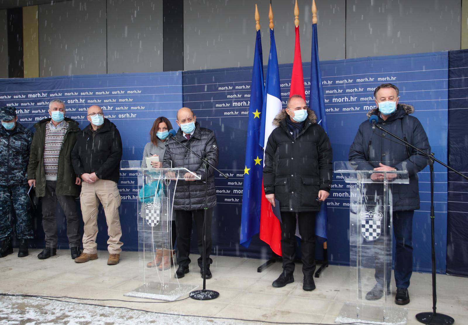 Francuski ministar u Petrinji: Stiže vam šest kontejnera ubrzo