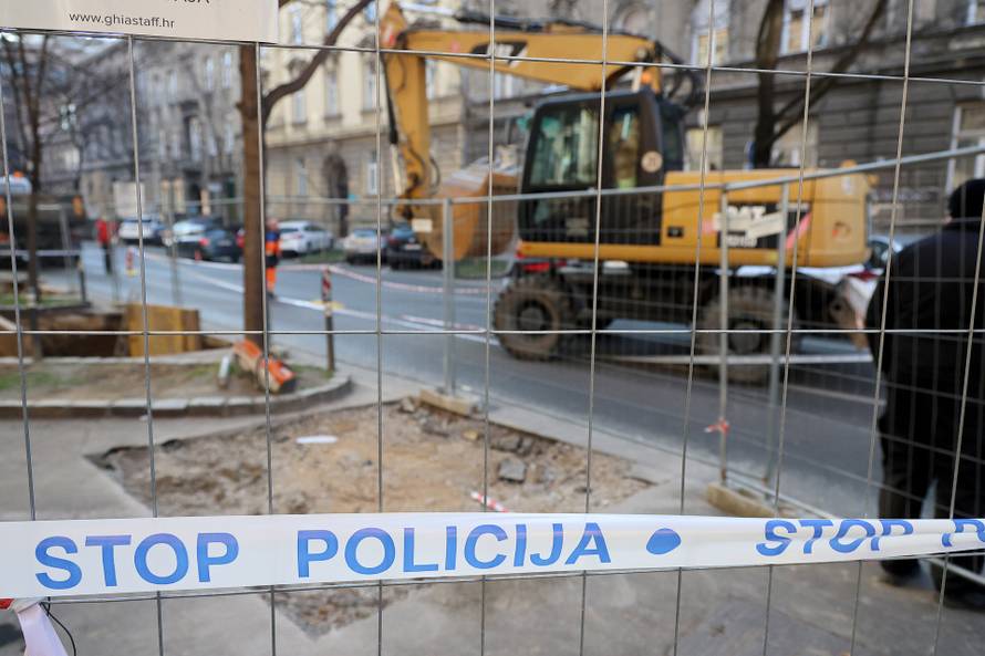 Zagreb: Pod jakim policijskim osiguranjem nastavljena izgradnja podzemnih spremnika u Žerjavićeva