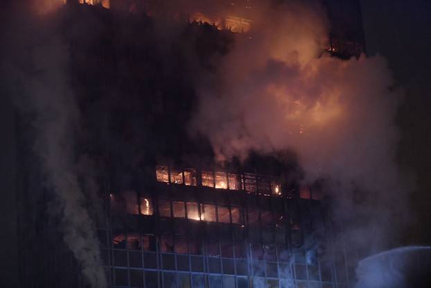 Zagreb: Pozar u Vjesnikovom neboderu