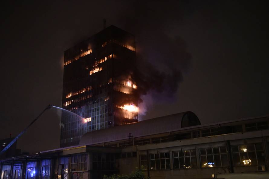 Zagreb: Pozar u Vjesnikovom neboderu