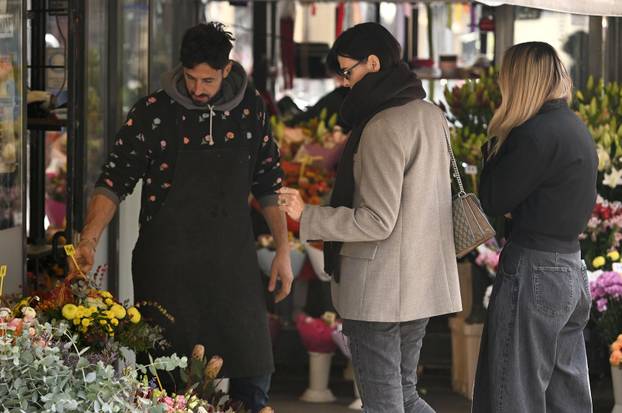 Zagreb: Anica Kovac sa kcerkom kupovala cvjece