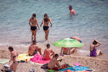 Dubrovnik: Plaža Banje svakim danom sve je punija