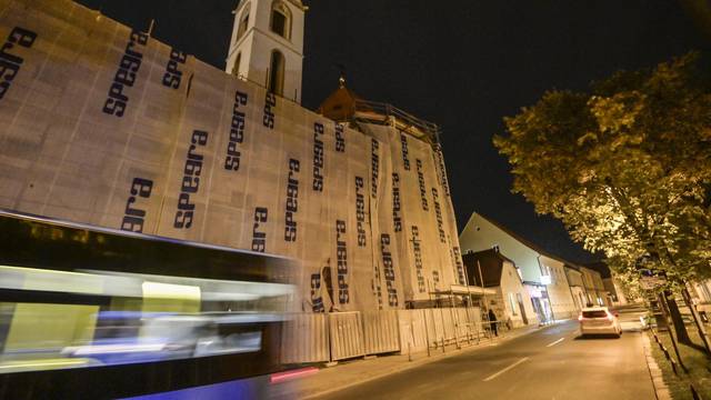Zagreb: Djevojka je pala sa skele franjevačkog samostana, teško je ozlijeđena
