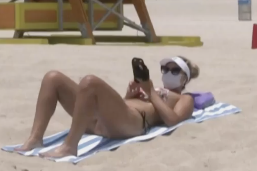 Maske na plaži