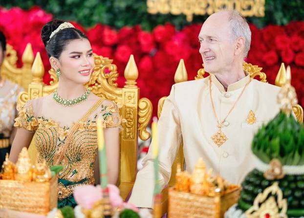 EKSKLUZIVNO Ovako je izgledala svadba Hrvata i 49 godina mlađe Kambodžanke