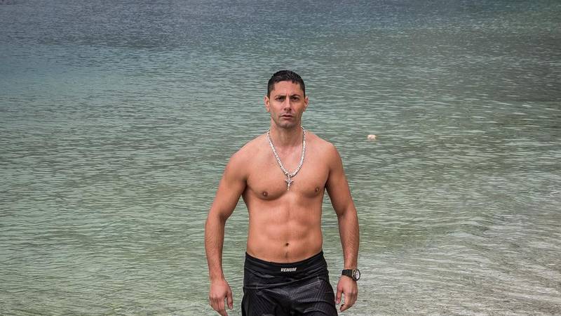 APOLON IZ MAKARSKE Baklje za kraj misije: 'Plivao sam u moru po buri i po ledu 365 dana'