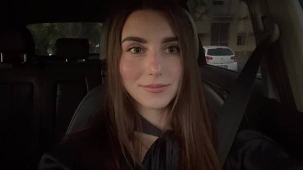 FOTO Zbog nje bi svi u zaleđe. Tange i zastavica su joj rekviziti