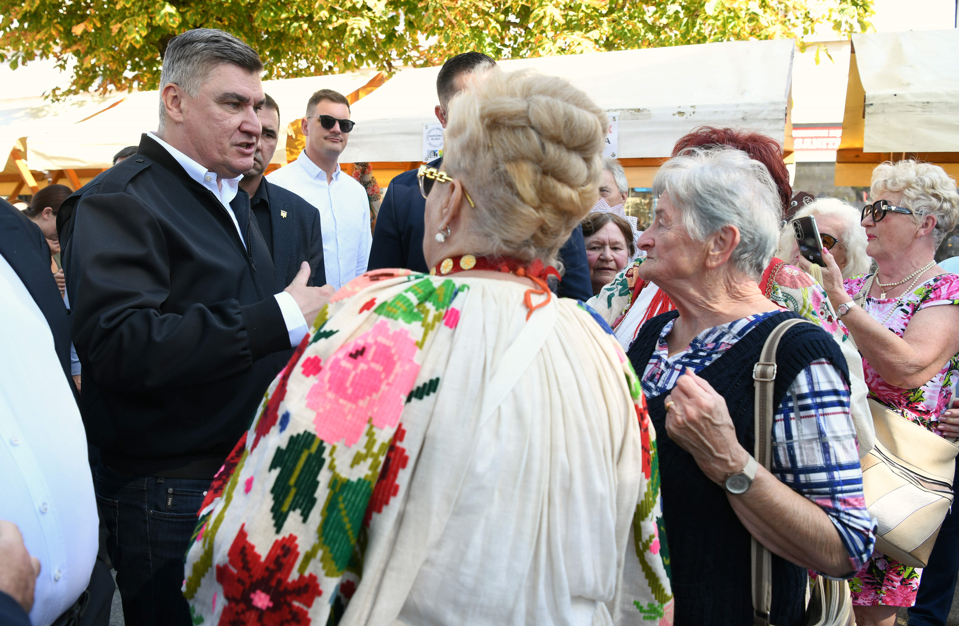 Milanović u Dugom Selu kušao tradicionalna jela iz tog kraja