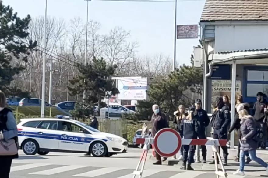 Policija blokira promet u radijusu oko kratera kod Studentskog doma Stjepan Radić