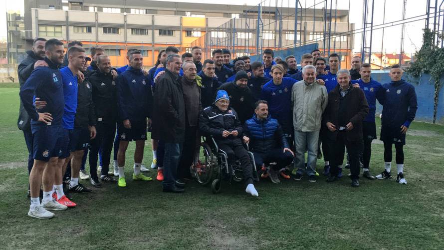 Da se naježiš! Pogledajte govor legendarnog Rore dinamovcima