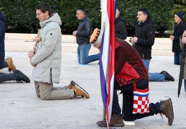 Šibenik: Muška molitva krunice