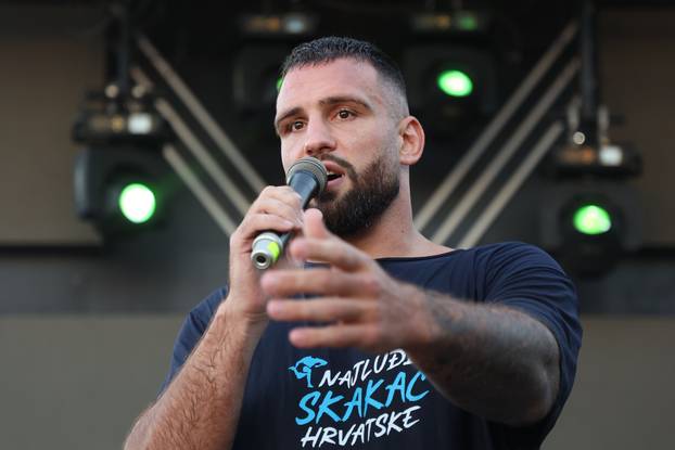 Split: Sportsko-humanitarno natjecanje "Najluđi skakač Hrvatske"