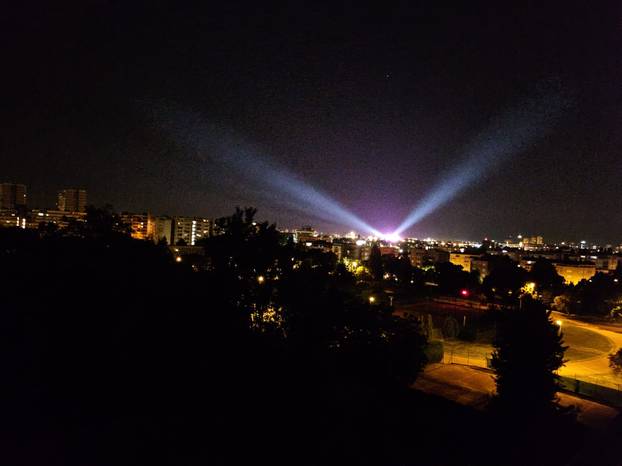 FOTO Pogledajte spektakularnu rasvjetu za Thompsonov koncert