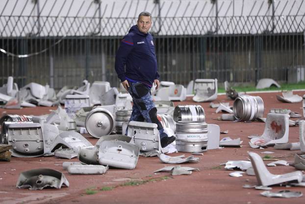 Split: Razbijene stolice nakon sukoba Torcide i policije 