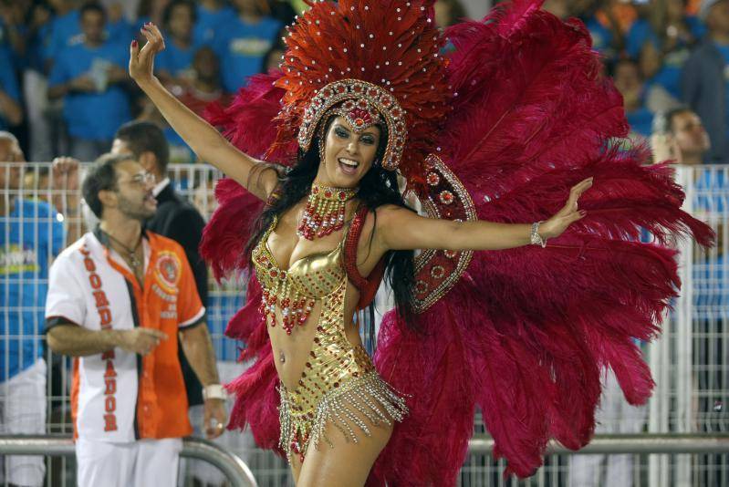 PARADES OF CARNIVAL IN SAO PAULO