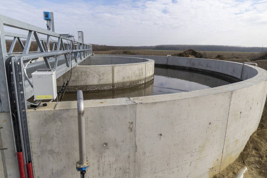 Petrijevci: Ministrica Marija Vučković u obilasku uređaja za pročišćavanje otpadnih voda