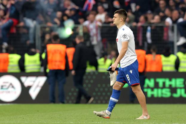 Ženeva: Razočarani igrači Hajduka nakon poraza 5:0 od AZ-a u finalu Lige prvaka mladih