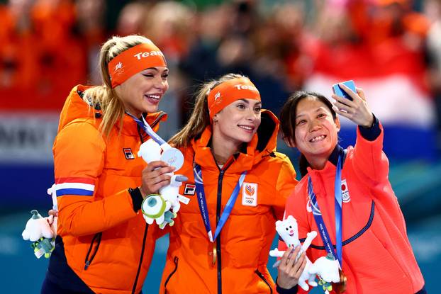 Speed Skating - Women's 500m Victory Ceremony