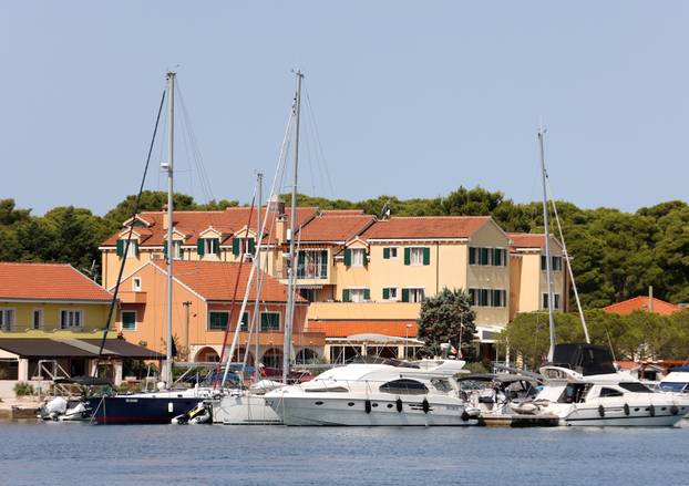 FOTO Krapanj je najniži i najmanji naseljeni hrvatski otok na Jadranu