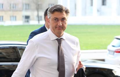 Plenković: Borbu protiv epidemije vodimo u tri pravca, razmišljamo i o online nastavi