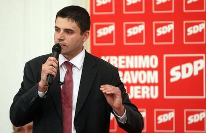 Milanović radi Bernardića u  Skupštini podnio ostavku