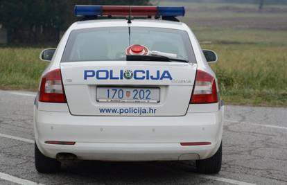 Vozač mopeda izletio s ceste kod Plitvičkih jezera i poginuo