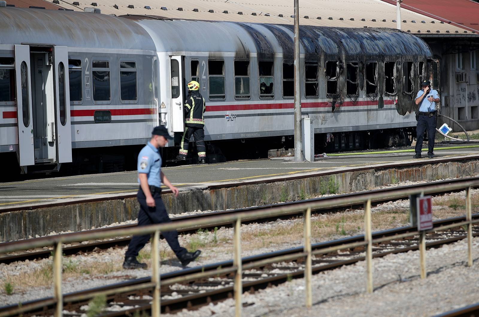 Zagreb: Na Glavnom kolodvoru zapalio se putniÄki vagon