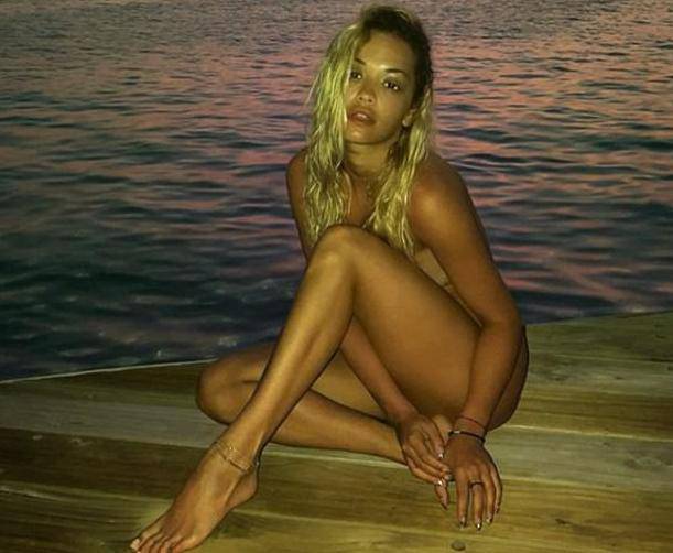 Isprobavala je novi filter: Rita Ora u seksi bikiniju na jahti