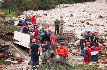 FOTO Jablanica, dan poslije: Ovo su prizori užasa iz zraka, kamenje je zatrpalo kuće