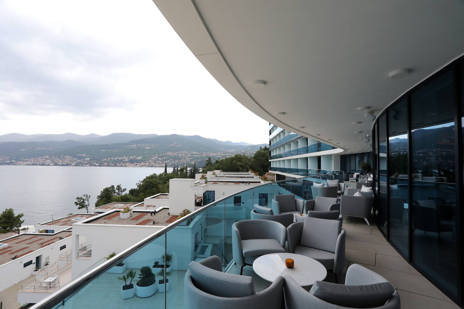 FOTO Otvorili Hilton Costabella resort u Rijeci.  Plenković: Grad je trebao ovakav hotel