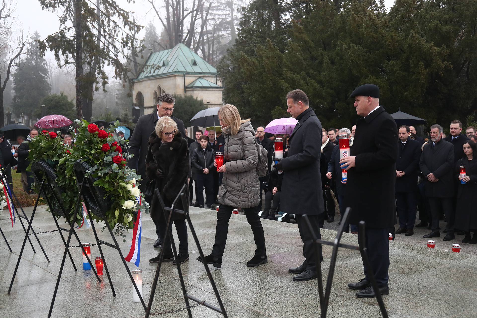 Zagreb: HDZ na Mirogoju obilježio 24. obljetnicu smrti Franje Tuđmana