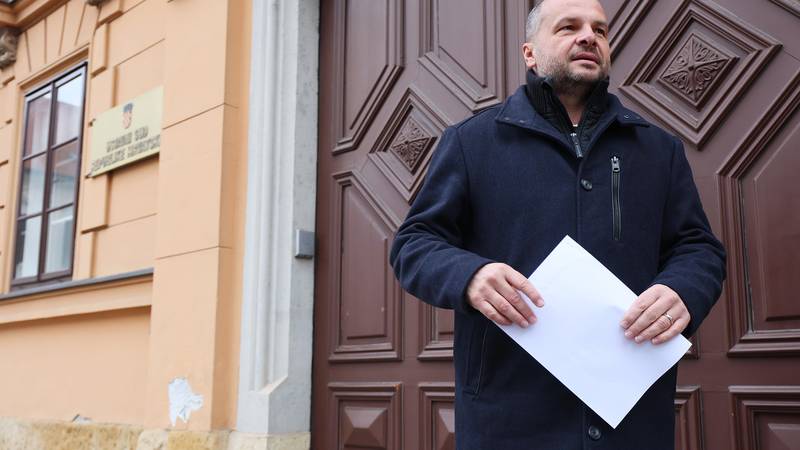 Hajdaš Dončić kritiziral Plenkovića zaradi radikalizacije in incidenta v Splitu