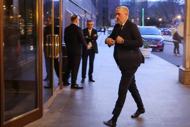 Zagreb: Dolazak uzvanika na svadbu Marijana Kustića i Nike Perenčević